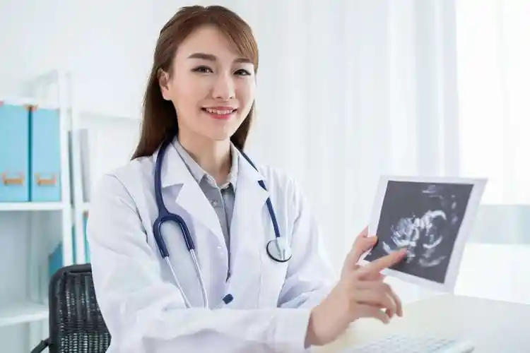 宁波跨越孕育难关：试管代生家庭的艰辛与新生喜悦